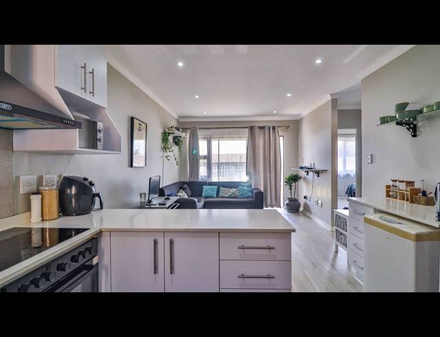 2 BEDROOM APARTMENT FOR SALE IN HAYFIELDS